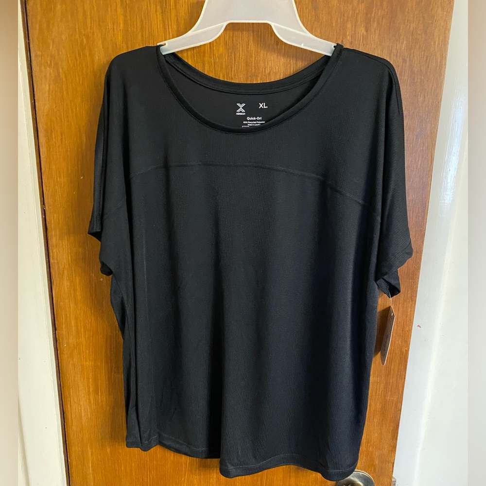 NWT ladies boxy perforated tee by Xersion, size XL, color is black